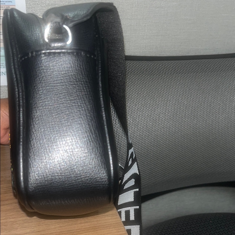 Karl Lagerfeld Crossbody Bag - Picture 5 of 8